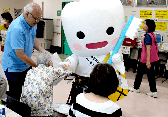 令和8年熊本地震による避難所を訪問した様子